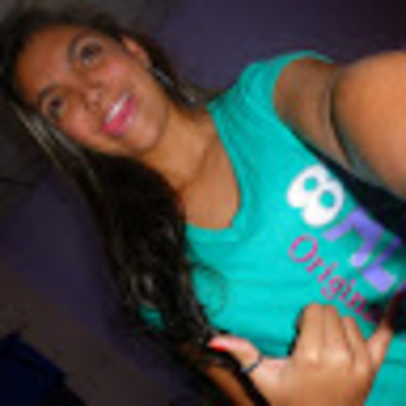 Meet your Posher, Michelle - Picture 1 of 1